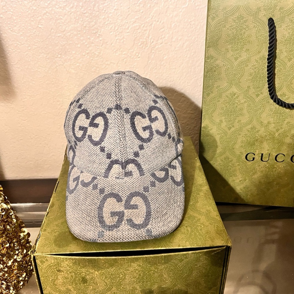 Gucci Luxury Navy Blue and Gray Logo Wool Cap ๐คฉ - Picture 5 of 11